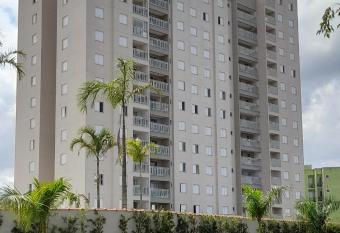 Home Lar do Triunfo - Apartamento Guarulhos allows 18 year olds to book a room