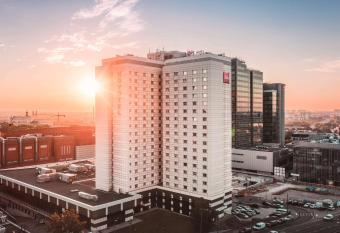 Novotel Poznan Centrum allows 18 year olds to book a room