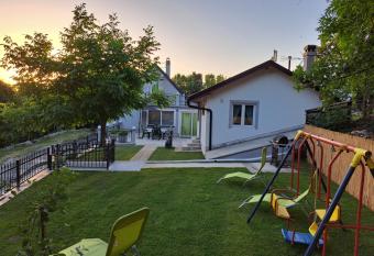 Ku  a za odmor  has Balcony rooms