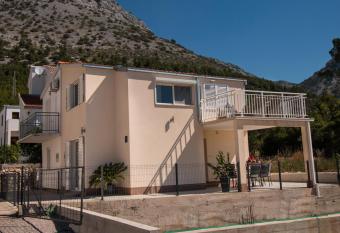 Ku  a za odmor MIRIS BORA has Balcony rooms