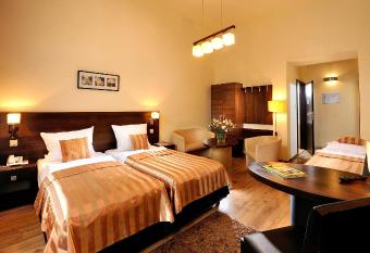 Spatz Aparthotel allows 18 year olds to book a room