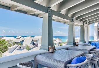 The Savannah Unit 2E has Balcony rooms