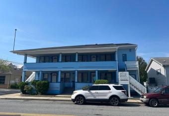 Crystal Sands Apartments has Balcony rooms