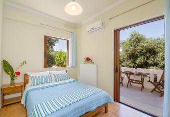 studio daratso allows 18 year olds to book a room