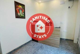 OYO 91195 Hotel Surajmal Palace allows 18 year olds to book a room