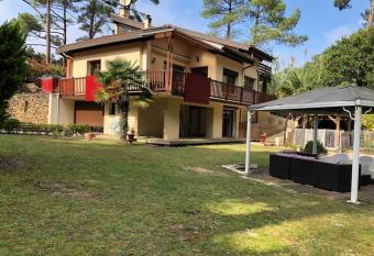 Seignosse Villa has Balcony rooms