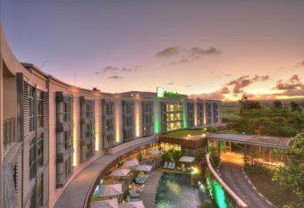 Holiday Inn Mauritius Mon Tr  sor, an IHG Hotel allows 18 year olds to book a room