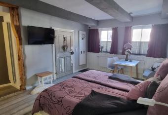 Ferienwohnung zum Hirschen has Balcony rooms