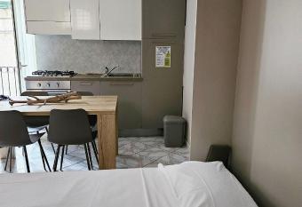 Ianua Room - Casa Vacanze allows 18 year olds to book a room