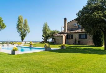 Serra Country House allows 18 year olds to book a room