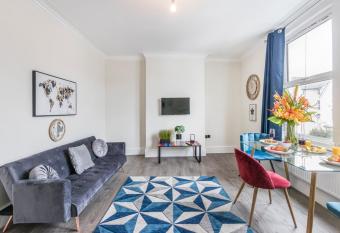 Waddon Coach House allows 18 year olds to book a room