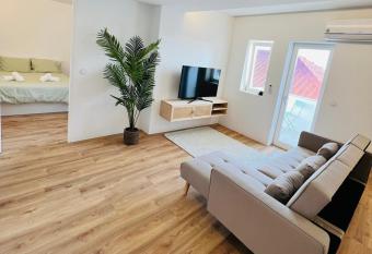 Loft City Center Viana has Balcony rooms