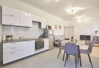 Apartman Anastazije has Balcony rooms