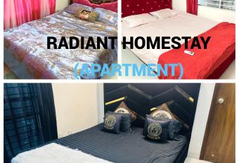 The Parisian Homestay has Balcony rooms