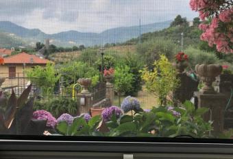 CASA GAIA - Limoncello allows 18 year olds to book a room