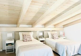 Villa Fiorentino has Balcony rooms