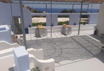 il Centro allows 18 year olds to book a room