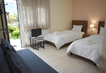 PETIT HOUSE UNDER THE ROCKS allows 18 year olds to book a room