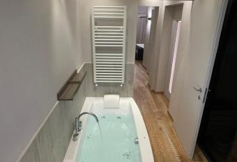 B&B Castello 25 allows 18 year olds to book a room