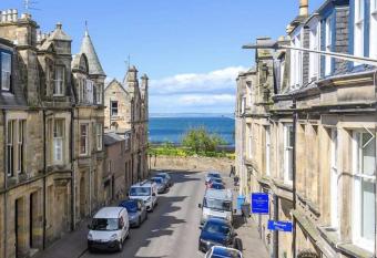 The Arran, St Andrews allows 18 year olds to book a room