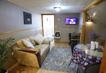 3-Bedroom apt. ideal location near new river gorge has Balcony rooms