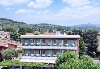 Hotel Benaco Garda ***S has Balcony rooms