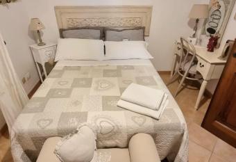 dolce shabby has Balcony rooms