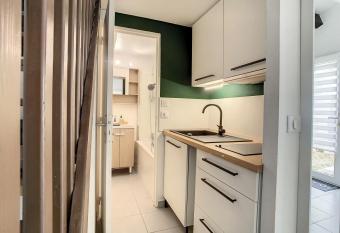 La Casa Mandelieu has Balcony rooms