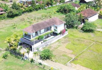 Three Palms Surf & Stay Medewi has Balcony rooms