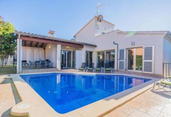 Mallorca-Fernab vom Ballermann!!! has Balcony rooms