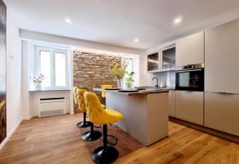 Piranski biser allows 18 year olds to book a room