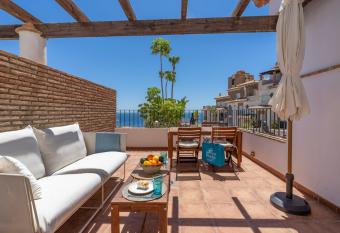 Blue Marine Gardens I with Pool has Balcony rooms