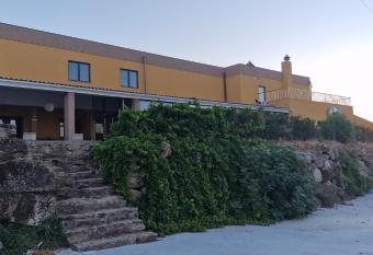 Hotel Vila Raia allows 18 year olds to book a room