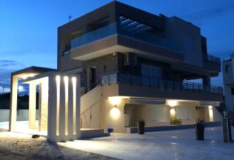 Stbs Luxury, Nea Fokea allows 18 year olds to book a room