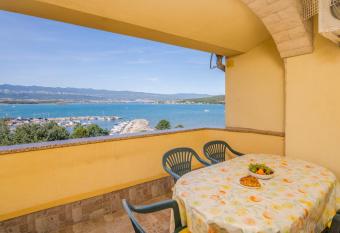 Apartment Adria has Balcony rooms