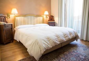 Hotel Al Castello allows 18 year olds to book a room