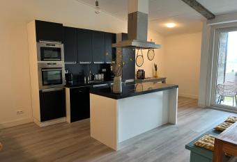 Bij het meertje! has Balcony rooms