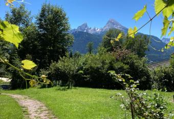 Watzmann allows 18 year olds to book a room