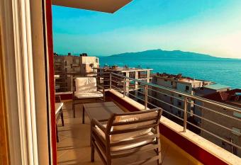 Artist s Palette Apartment allows 18 year olds to book a room