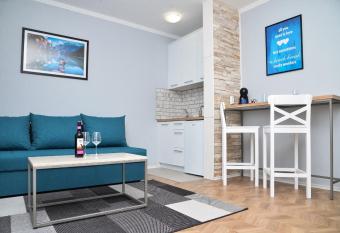 Apartments Siesta has Balcony rooms