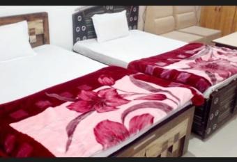 COMFORT Home Stay has Balcony rooms