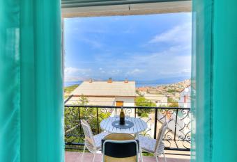 Apartman More allows 18 year olds to book a room