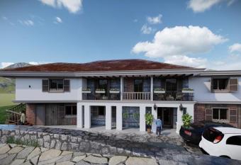 Vila Ndrio has Balcony rooms