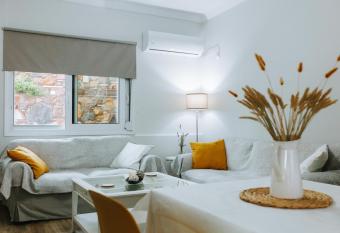 Hermes Appartment has Balcony rooms