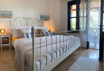 Mikiverna Seas the Day ! has Balcony rooms