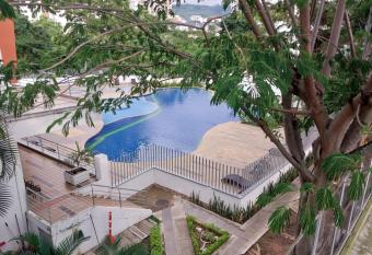 Ca  averal club campestre Gym piscina Foscal has Balcony rooms