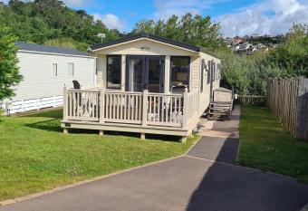 G32 allows 18 year olds to book a room