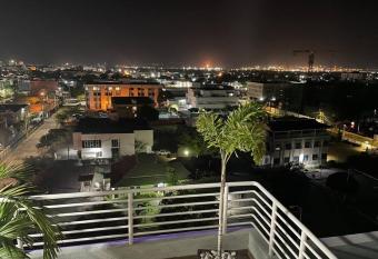 New Kingston Oasis-Immaculate 2 bedroom apartment has Balcony rooms