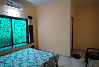 Solana Place has Smoking/Balcony rooms