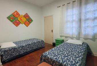 Aero Hostel a 3 minutos do Aeroporto Congonhas CGH allows 18 year olds to book a room